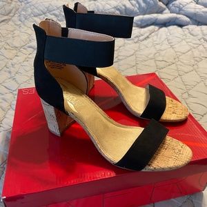 Aerosoles Women’s Sandals, size 8.5, High Hopes in Black color